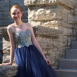 Meet your Posher, Courtney